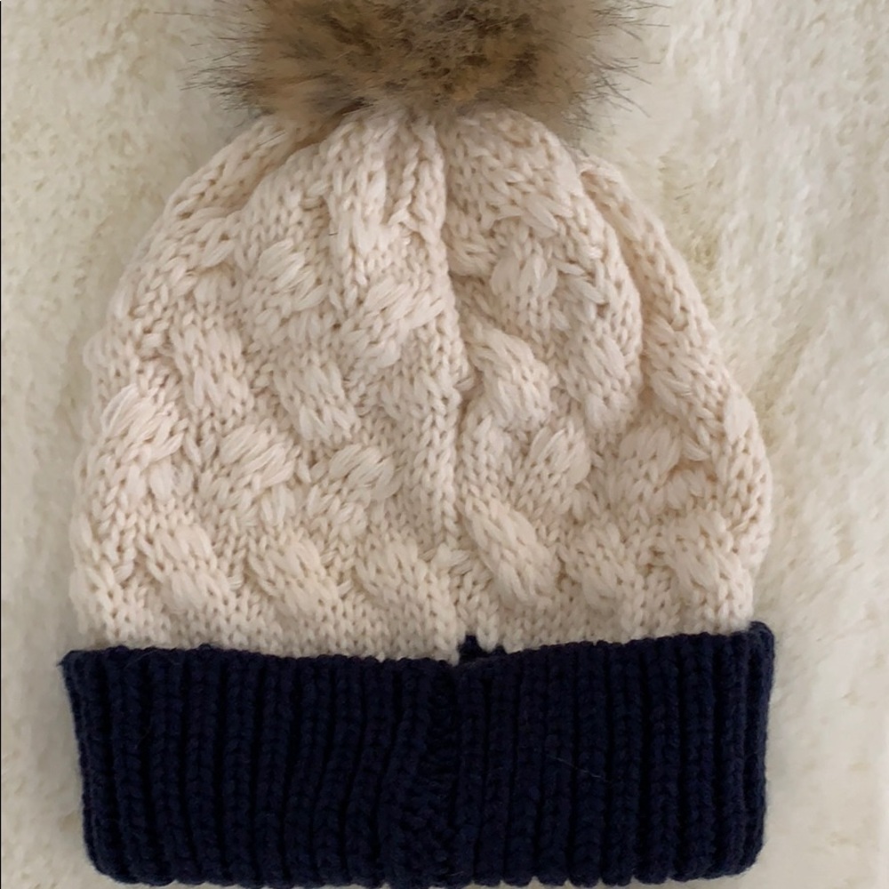 🏈NWT🏈PATRIOTS POM POM HAT🏈 - Picture 4 of 4
